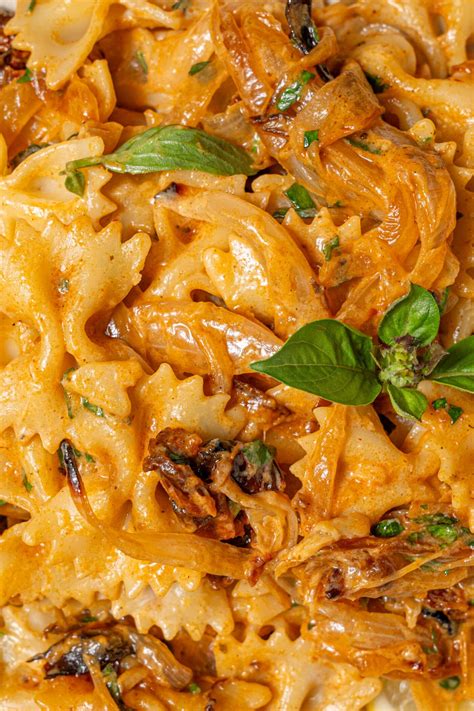 One Pan Caramelized Onion Pasta